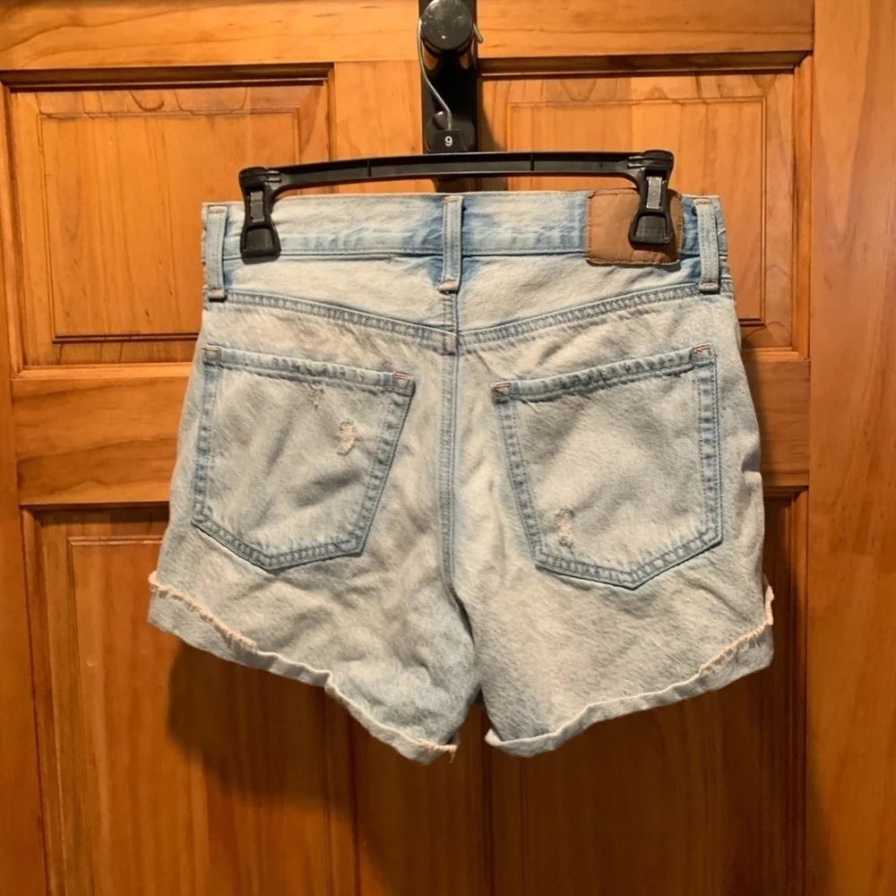 Aeropostale distressed mom